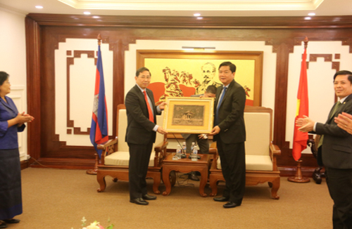 Thúc đẩy hơn nữa hợp tác song phương giao thông vận tải Việt Nam - Campuchia